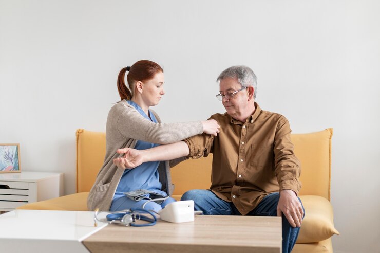 Jasa Perawat Home Care untuk Perawatan Luka